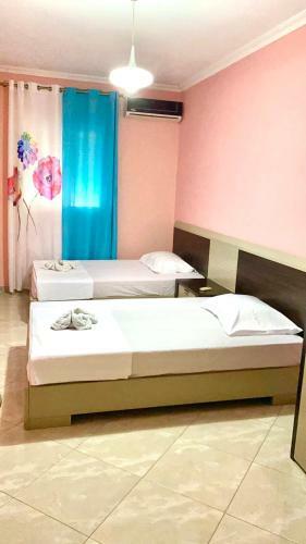 Edoni's Apartments