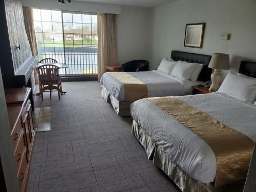 Hotel Lagoon City Pier One Resort