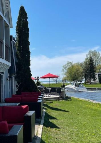 Hotel Lagoon City Pier One Resort