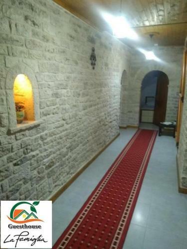 Hostal Guesthouse La Famiglia