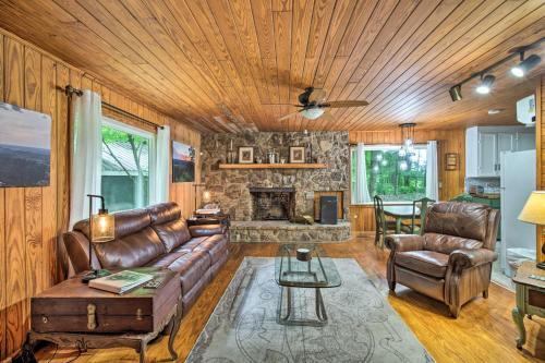 Mentone Retreat With Deck, Fire Pit And Views!