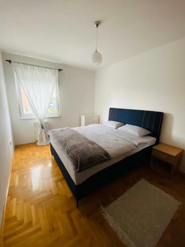 Eight Apartment