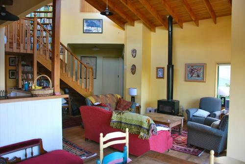 The Blue Penguin - Kuaotunu Holiday Home