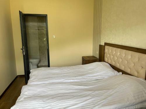 Yolyans Hotel