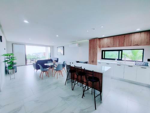 Apartamento Condo With Ocean, Mountain And Pool Views