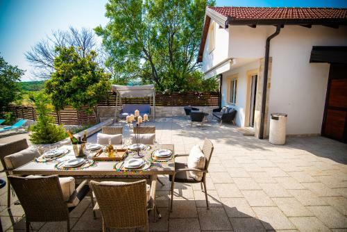 Villa Tia - With Private Pool