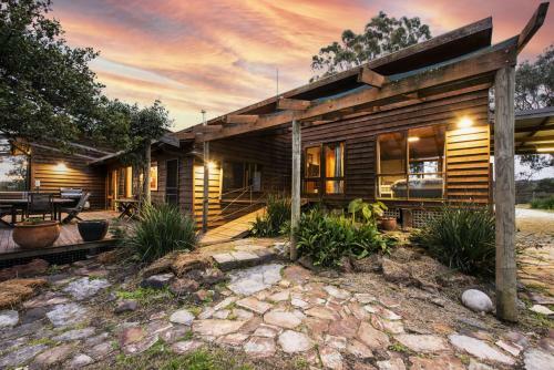 "ilkley House" - Regional Rustic Charm