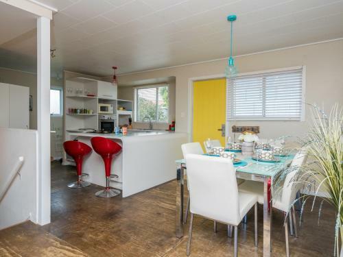 Dunes On Devon - Mangawhai Holiday Home