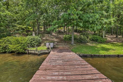 Secluded Waterfront Getaway With Private Dock!