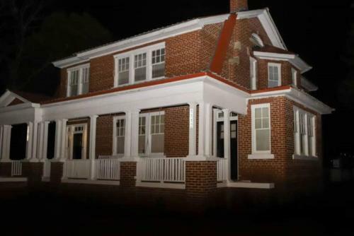 Hostal Historic House On The Hilldownstairs Only
