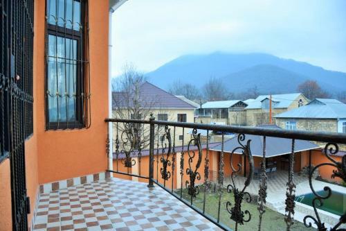 Zaur House