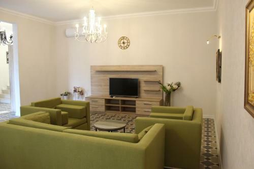 Stone Villa 02