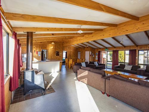 Autsa Lodge - National Park Holiday Home