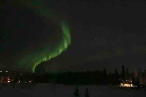 *quiet* Chena *riverfront* Beach House In Town