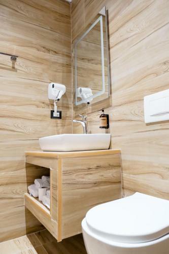 Ledina Hotel