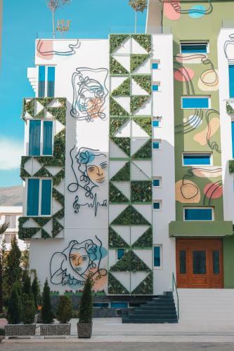 Ledina Hotel