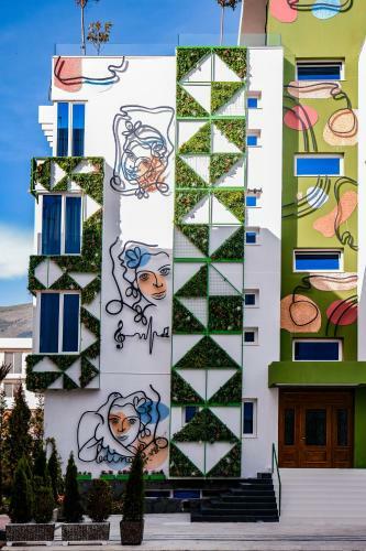 Ledina Hotel