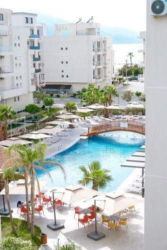 Ledina Hotel