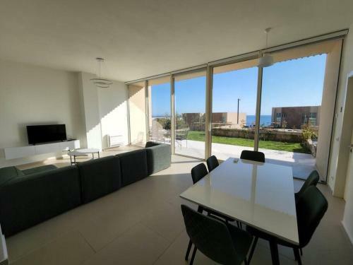 Apartment 143/1, Green Coast