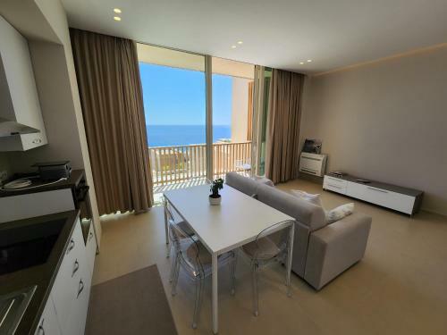 Apartment 97/3, Green Coast