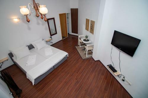 Miro Apartments