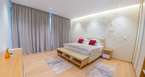 Luxury Villa Buna Palace