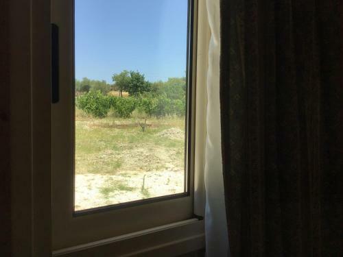 Pervolaris Cottages 2