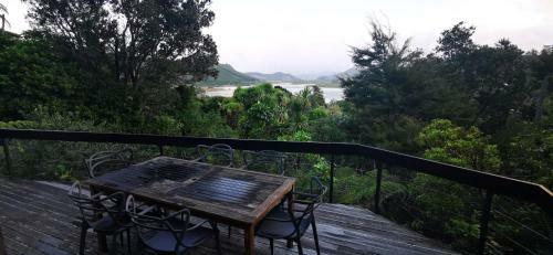 Hosts On The Coast At One With Nature