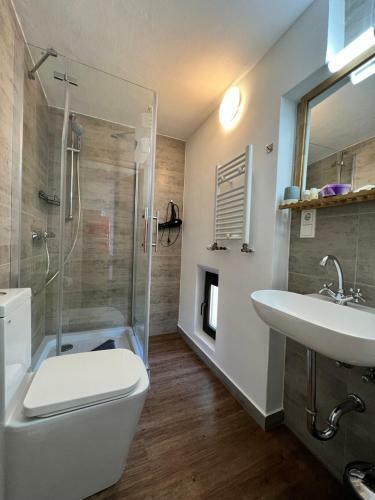 Hostal Rooms4ring Privathaus Mit Pool N�he N�rburgring