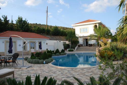Hostal Kaminia Guest House