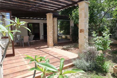Est�a ? Coral Tree Villa In Kissonerga