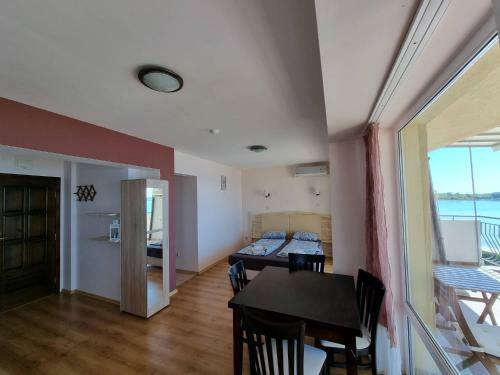 Bright Apartment With Big Terrace And Sea View