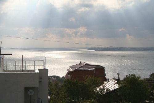 Happy-u House : House With Sea View.