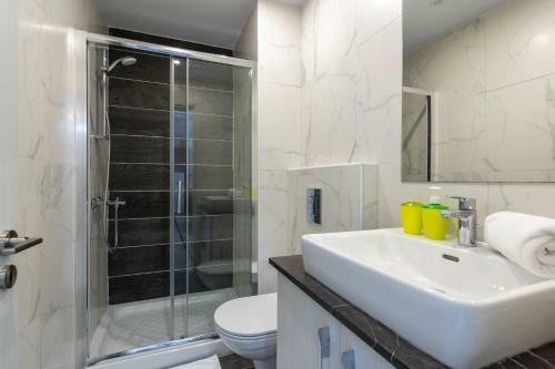 Apartamento Brightly Lit 1- Br In Larnaca W/ Pool