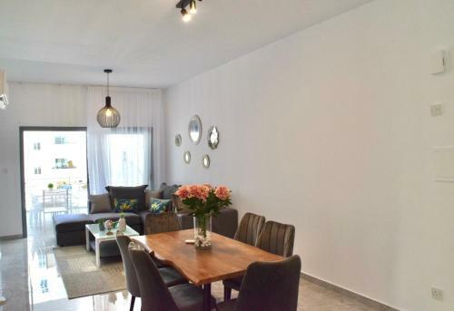 Shlomi Apartment