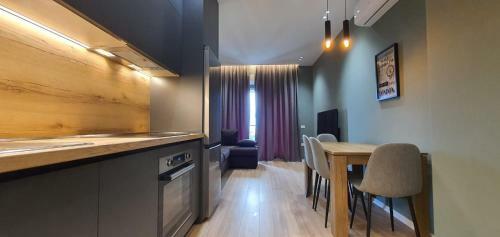 Liam Apartments