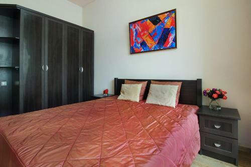 3 Bedroom Apartment In Homey Residence