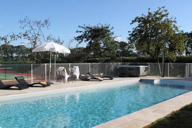 Hostal Chateau Des Saveurs
