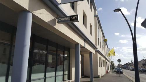 Logis Hotel De Loire Rest. Les Bateliers