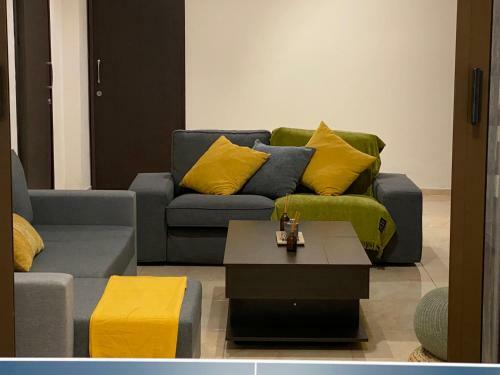 Philip Spacious Apartment