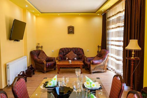 Guest House Dinaya
