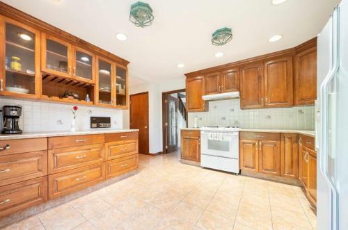 6 Rooms Home By Cp Lrt