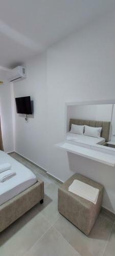 Sunshine Square Apartments