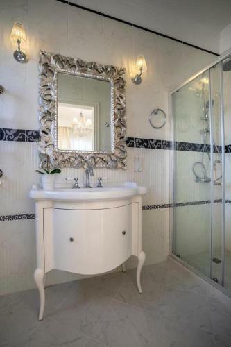 Luxury Villa 5 Bedrooms With Elite Services