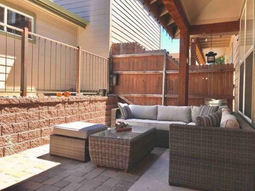 Southside Flagstaff Townhome Master Suite