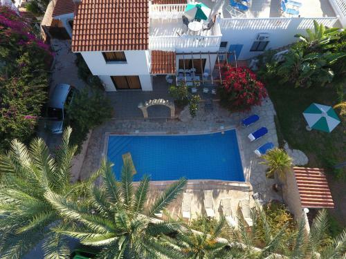 Lovely 7 Bedroom Villa