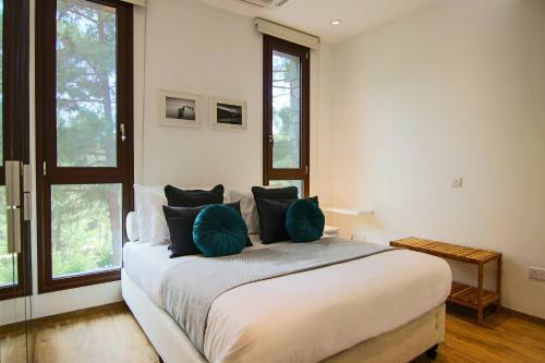 Phaedrus Living: Forest View Luxury Villa Chantara