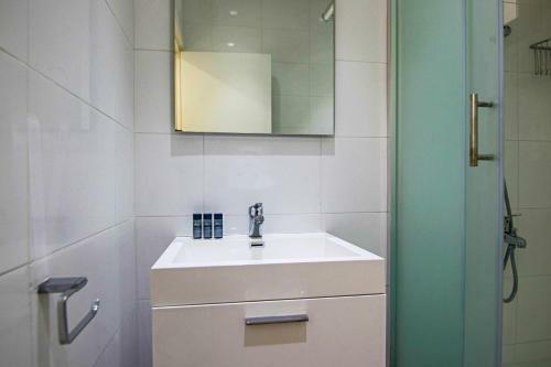 Phaedrus Living: Forest View Luxury Villa Chantara