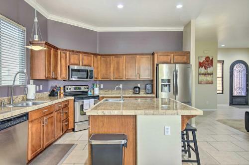 Gilbert Oasis With Outdoor Pool And Putting Green