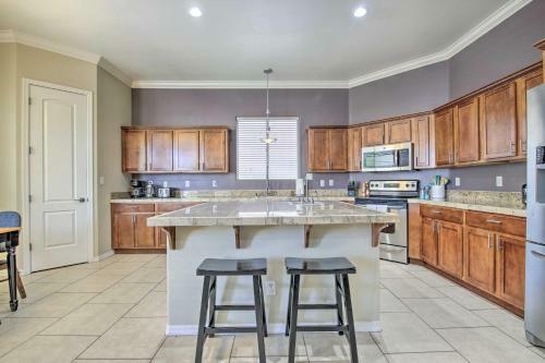 Gilbert Oasis With Outdoor Pool And Putting Green
